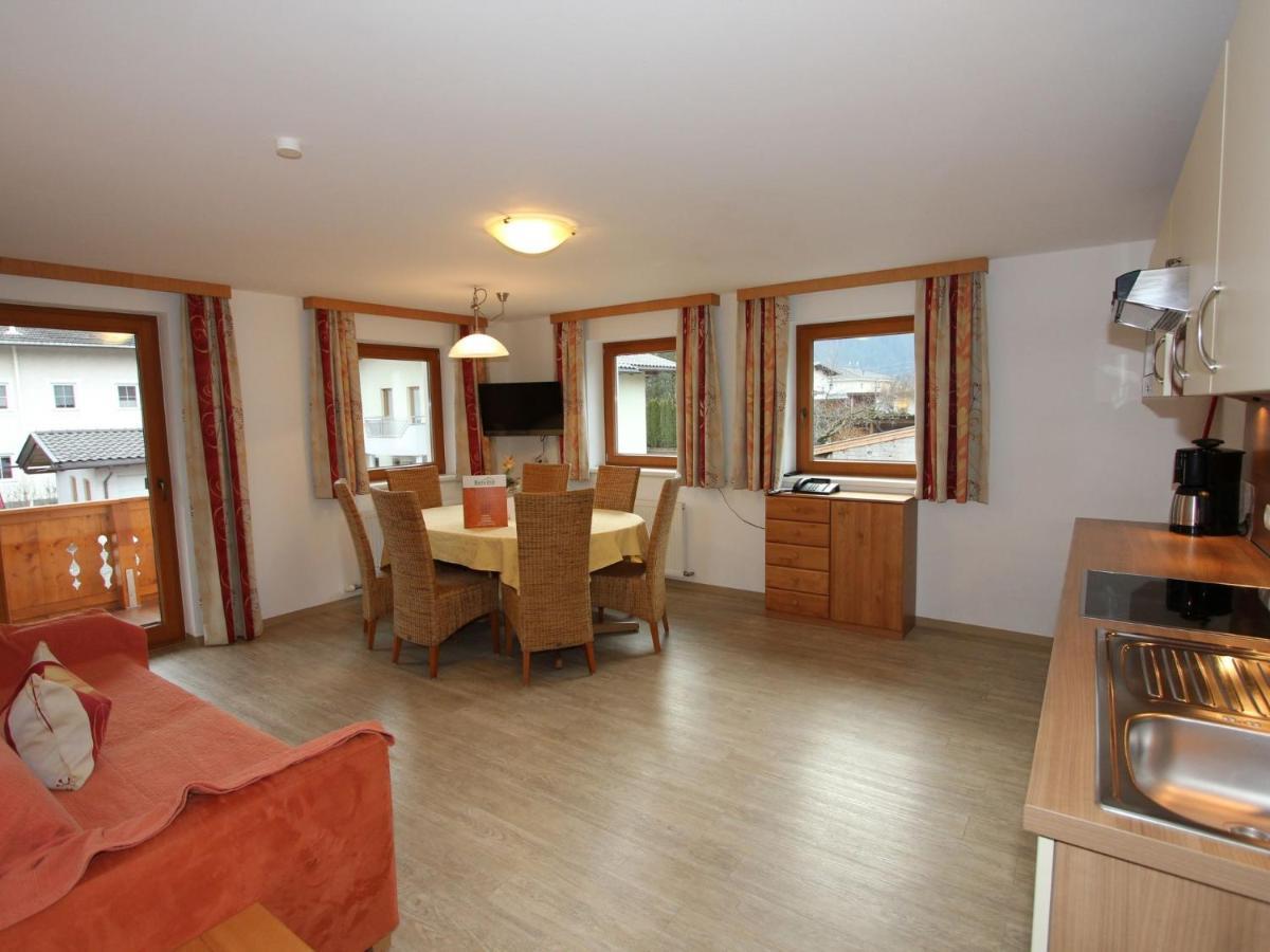 Holiday Flat In Uderns Near The Ski Area Eksteriør billede