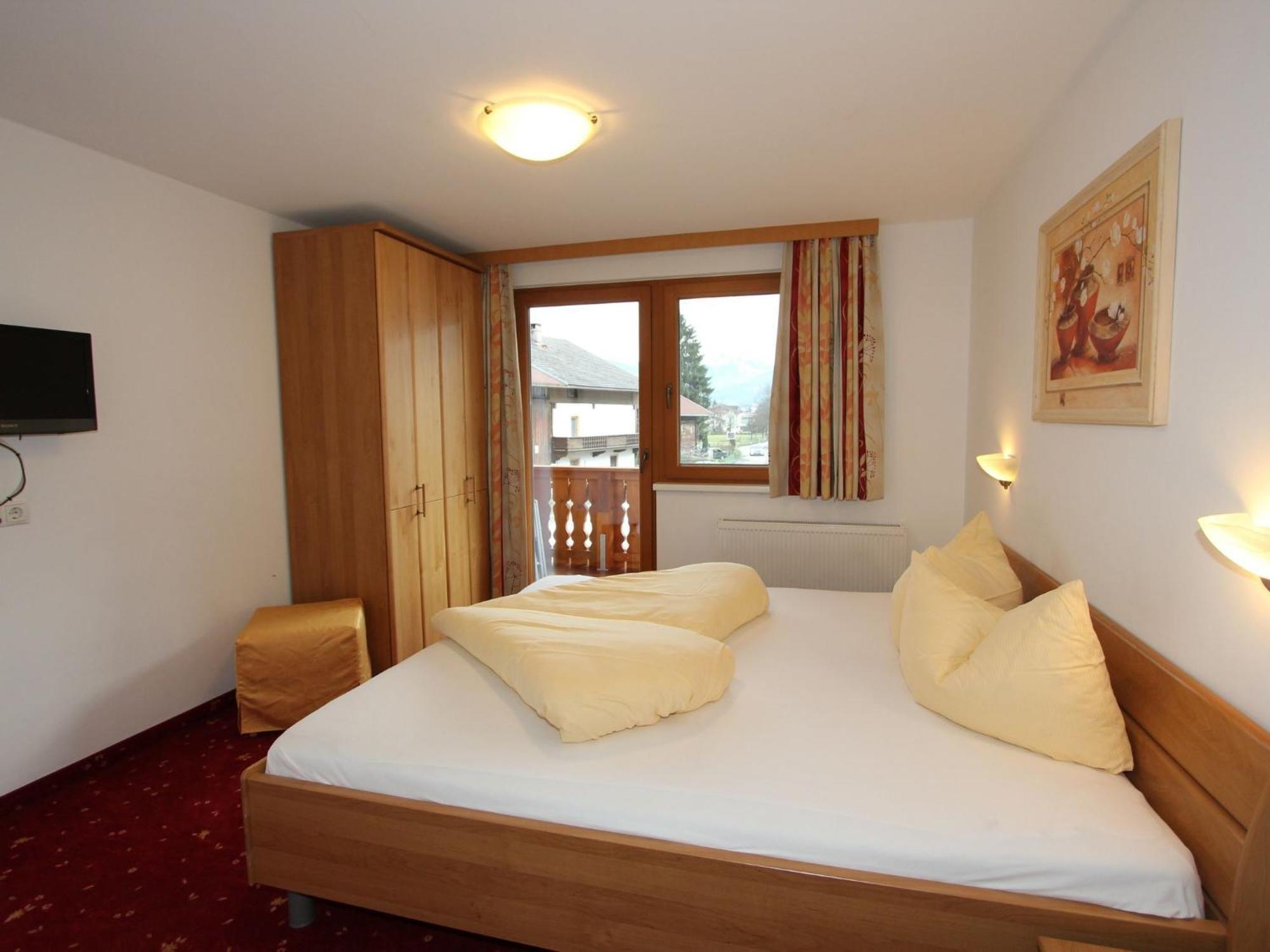 Holiday Flat In Uderns Near The Ski Area Eksteriør billede