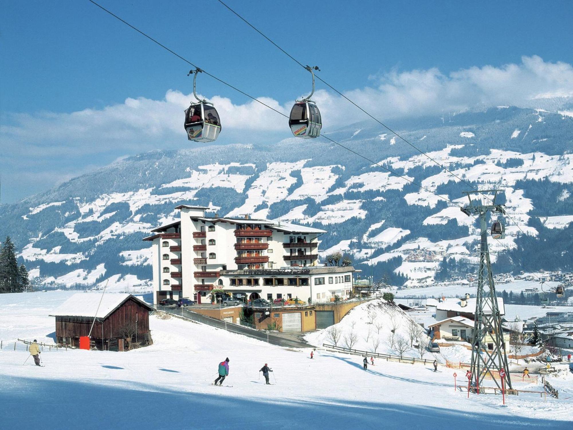 Holiday Flat In Uderns Near The Ski Area Eksteriør billede