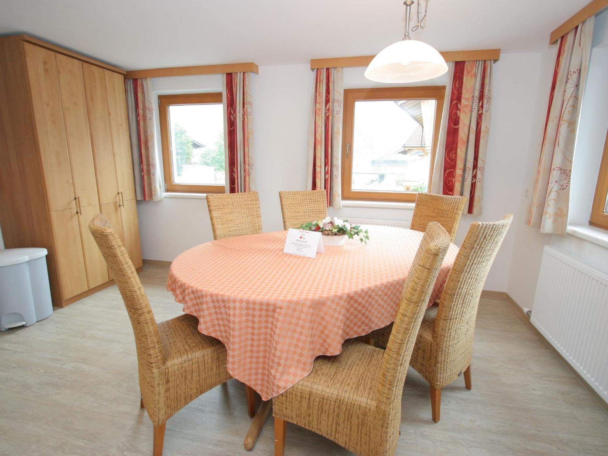 Holiday Flat In Uderns Near The Ski Area Eksteriør billede